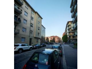 Stanze ammobiliate in zona servita e accogliente