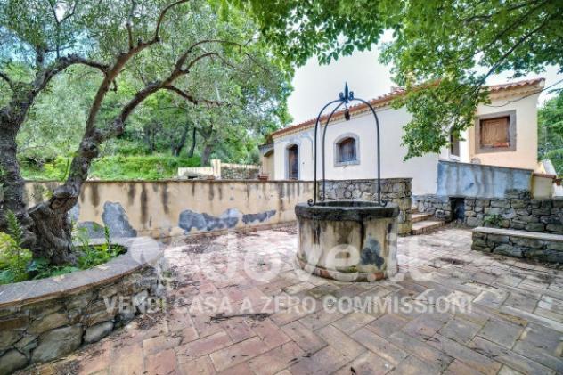 Rustico / Casale di 250 m² con 5 locali e posto auto in vendita a Francavilla di Sicilia - Foto 4