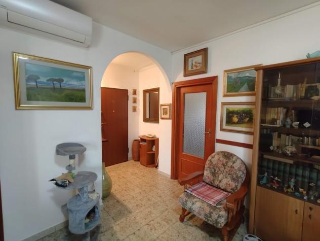 Vendiamo ampio appartamento vicinanze spiaggia. - Foto 9
