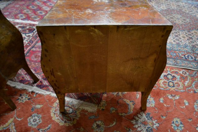 Coppia di comodini italiani stile Luigi XV metà XX secolo - Foto 2
