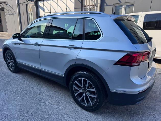 Volkswagen Tiguan 2.0 TDI 150 CV SCR DSG Elegance*EURO6 - Foto 4