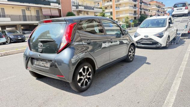Toyota Aygo 1.0 VVT-i 72 CV 5 porte x-play LED NAVI KAMERA CERCHI 16 PDC BLUETOOTH - Foto 4