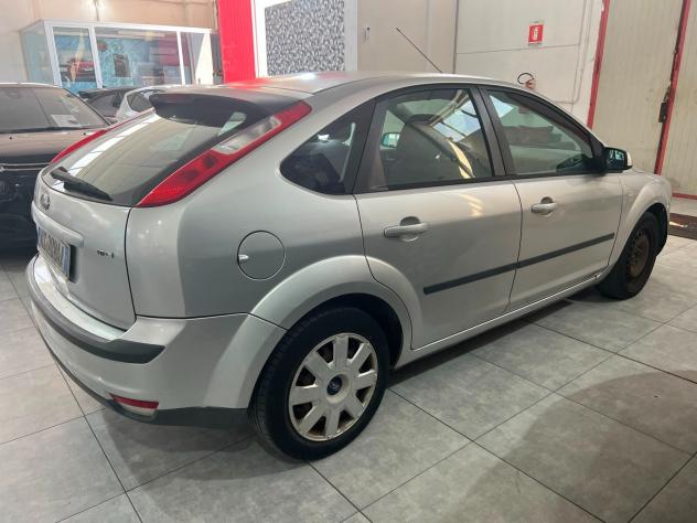 Ford Focus 1.8 TDCi 115CV 2007 - Foto 9