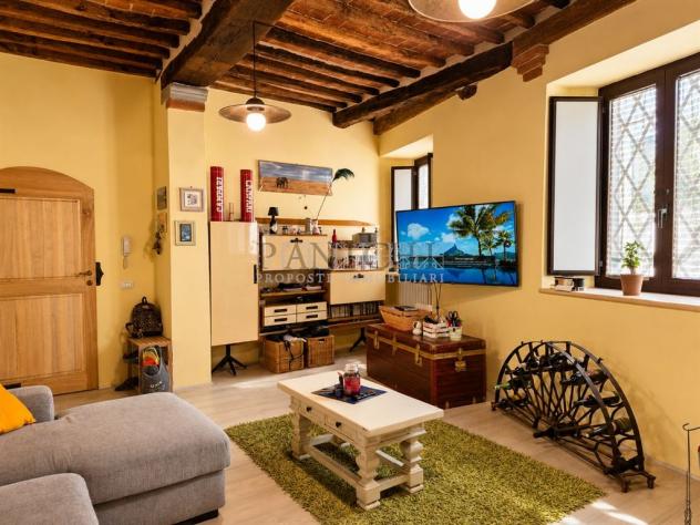 Appartamento terratetto rustico con garage – vicino al centro storico - Foto 10
