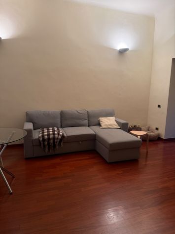 SUBENTRO – stanza con bagno privato – Porta Venezia – solo ragazze/donne