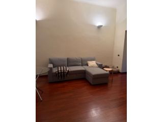 SUBENTRO – stanza con bagno privato – Porta Venezia – solo ragazze/donne