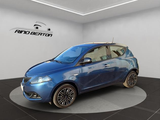 Lancia Ypsilon 1.0 FireFly 5 porte S&S Hybrid Silver