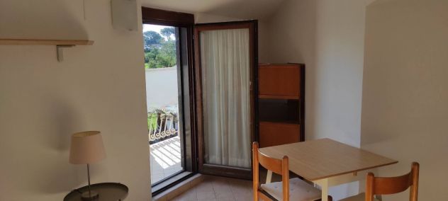 CASAL MONASTERO MONOLOCALE CON AMBIENTI SUDDIVISI ARREDATO CON BALCONE - Foto 6