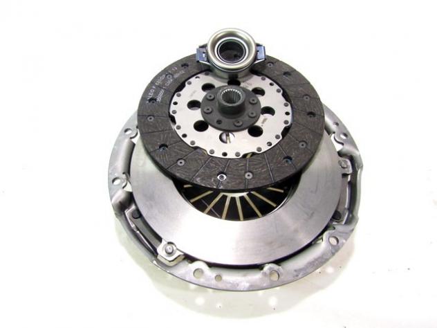 826820 KIT FRIZIONE CON SPINGIDISCO E CUSCINETTO VALEO NISSAN X-TRAIL 2.2 DCI 84KW RICAMBIO NUOVO