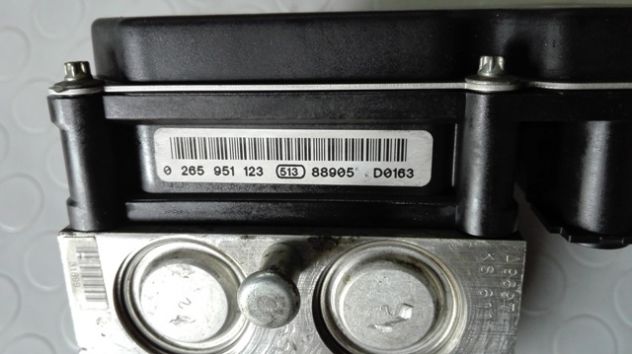 Centralina ABS Subaru Forester 2.0D del 2010 (0265951123) - Foto 4
