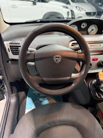 Lancia Ypsilon Neopatentati Diesel - Foto 10