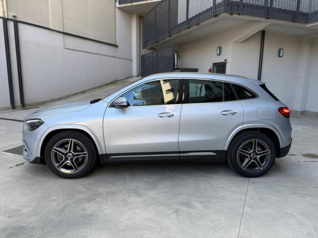 Mercedes-Benz GLA 180 Automatic AMG Line Premium. - Foto 2
