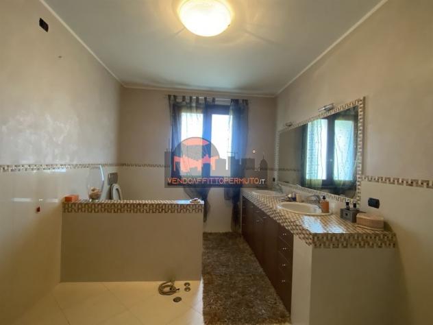 VILLA SINGOLA LIBERA SU QUATTRO LATI - Foto 16