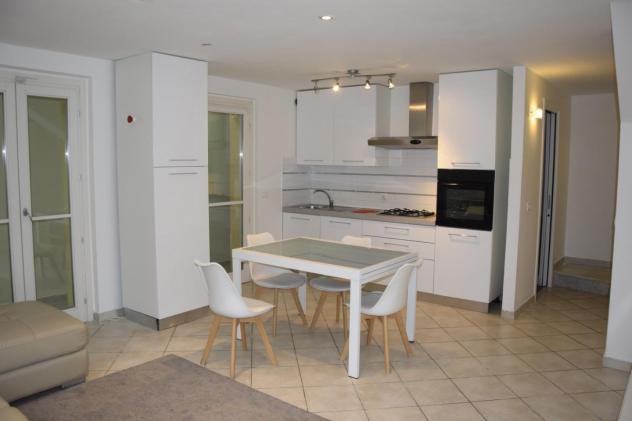 Porzione di casa in vendita a Marina di Carrara - Carrara 84 mq Rif: 1075294