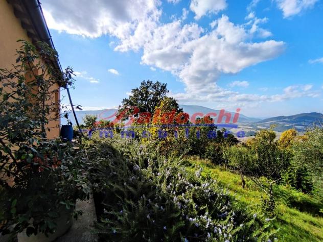 CASA INDIPENDENTE POSIZIONE ALTAMENTE PANORAMICA CON PISCINA - Foto 10