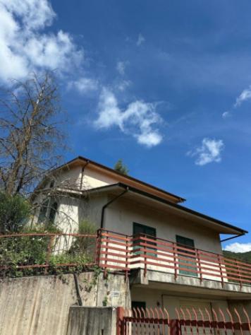 Immobile in asta di 167 m² con più di 5 locali e box auto in vendita a Pignola - Foto 2