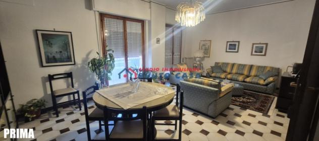 VIA ADRAGNA – Appartamento al 1°p c/a – 145 mq ca. – 4 vani + acc. + p.auto. Buone condizioni, ottimo contesto. Euro 145 mila CL F - Foto 2