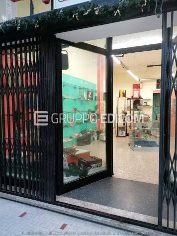 Negozi, botteghe di 88 mq in vendita a Massa - Rif. 4548670