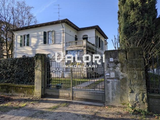 VILLA DI PRESTIGIO TOTALMENTE INDIPENDENTE CON DETTAGLI IN STILE LIBERTY - Foto 2