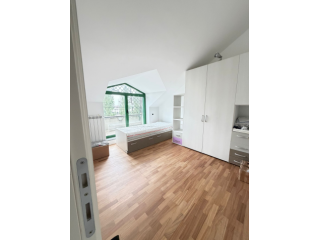 Camera con bagno privato in appartamento recentemente ristrutturato