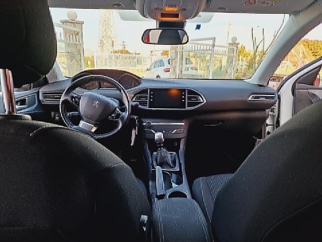 Peugeot 308 BlueHDi 130 S&S SW 2018 - Foto 10
