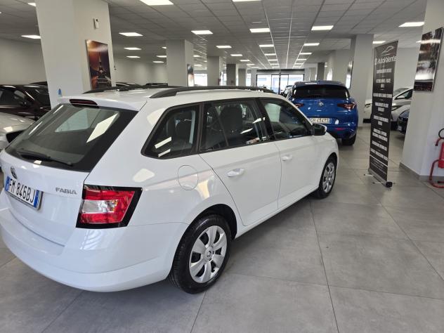 Skoda Fabia 1.4 TDI 90 CV Wagon 2017 km 91000 - Foto 4