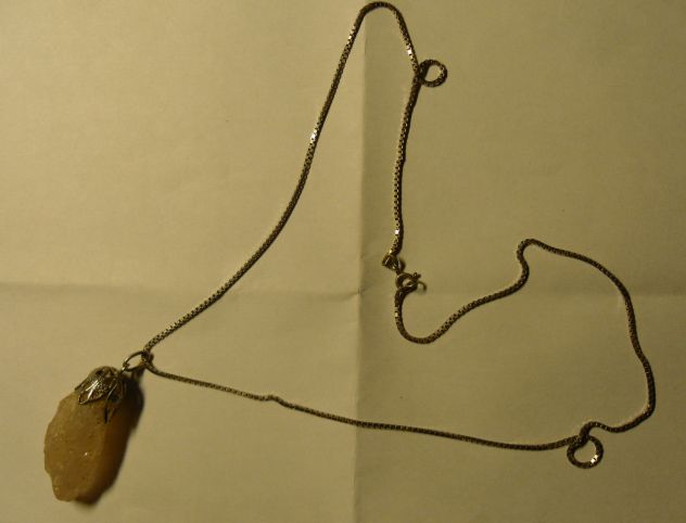 COLLANA DI BIGIOTTERIA CON PIETRA DURA -