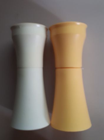 Contenitori qualcosa plastica, credo olio aceto - Foto 4