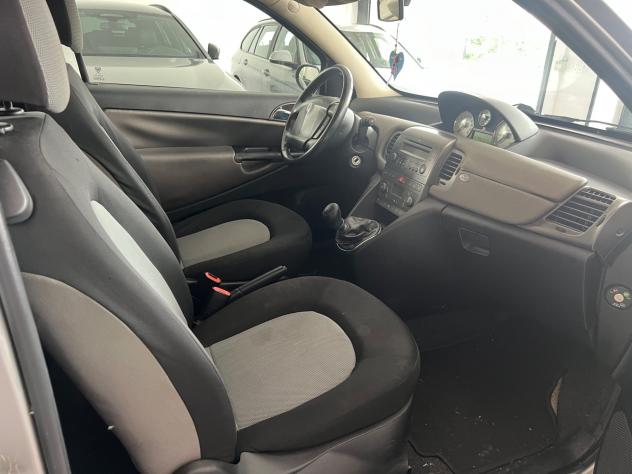 Lancia Ypsilon 1.4 16V Argento - Foto 9