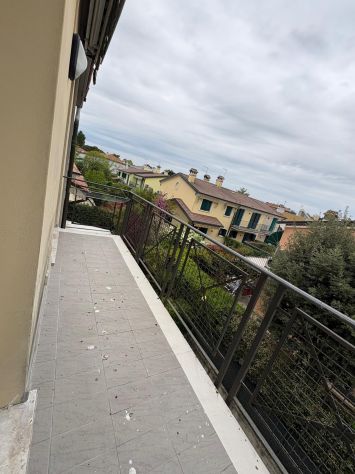 Loft-Attico privato-privato ottimo stato ampio balcone, garage 25mq e posto auto - Foto 9