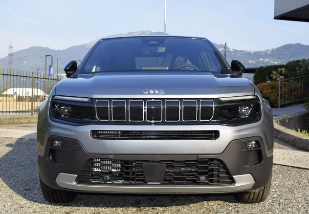 Jeep Avenger Avenger 1.2 turbo mhev Summit TETTO APRIBILE 110cv edct6 - Foto 2
