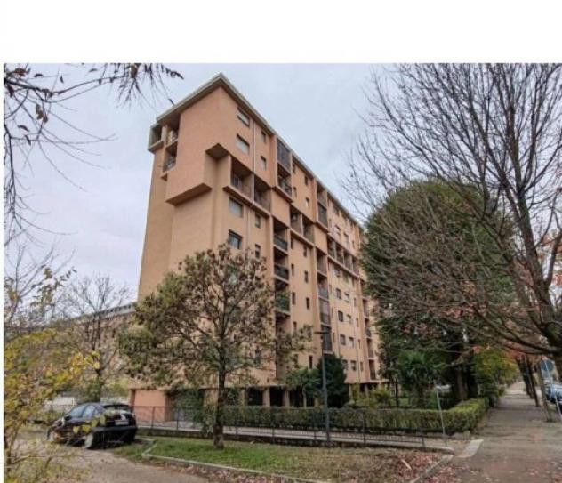 Immobile in asta di 135 m² con più di 5 locali e box auto in vendita a Novara - Foto 2