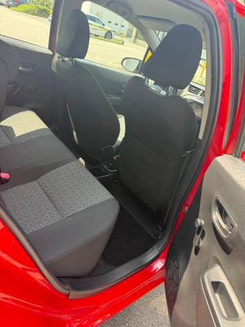 Toyota Yaris 1.0 5 porte - Foto 9