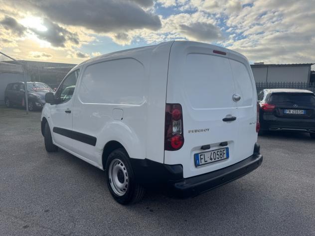 Peugeot Partner BlueHDi 100 L2 Furgone Premium con Porta laterale - Foto 7