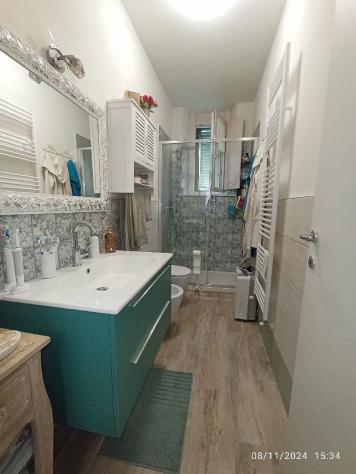 In centro storico , appartamento con ingresso indipendente e giardino privato .
Recente ristrutturazione completa . - Foto 4