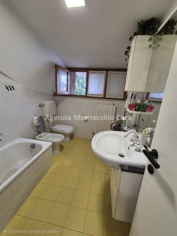 AMPIO APPARTAMENTO INDIPENDENTE CON MANSARDA, GARAGE, DUE POSTI AUTO E OLTRE 200 MQ DI SCOPERTO ESCLUSIVO - Foto 16