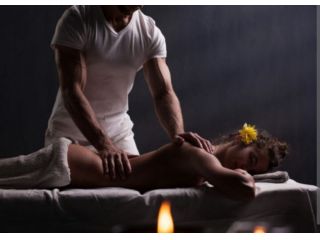 Massaggi - benessere Milano - Massaggio tantrico Donna / rilassante svedese / californiano Tel:3715298764