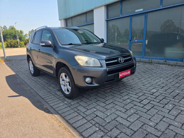 Toyota RAV 4 RAV4 2.2 D-4D 150 CV DPF Luxury - Foto 2