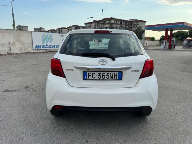 Toyota Yaris 1.0 5 porte Lounge - Foto 7