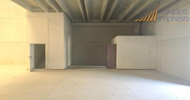 CAPANNONE DI RECENTE COSTRUZIONE IN VENDITA A CAMBIAGO - Foto 11