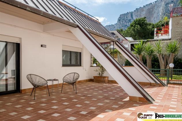 COMODO BIVANI CON AMPIA TERRAZZA IN AFFITTO TRANSITORIO - Foto 3