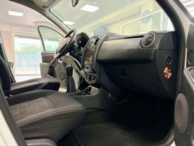 Dacia Duster 1.6 105 CV Laureate GPL - Foto 10