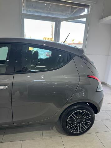 Lancia Ypsilon 1.0 FireFly 5 porte S&S Hybrid Gold - Foto 5