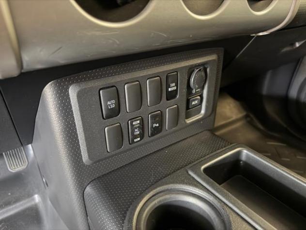 TOYOTA FJ Cruiser 2 WD rif. 24063381 - Foto 10