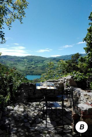 casale con cortile panoramico in antico borgo - Foto 4