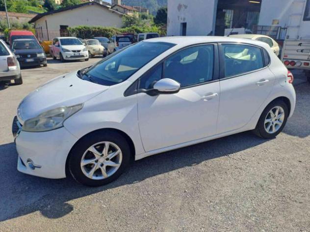 PEUGEOT 208 1.4 8V HDi 68CV 5p. Allure rif. 23931117 - Foto 2