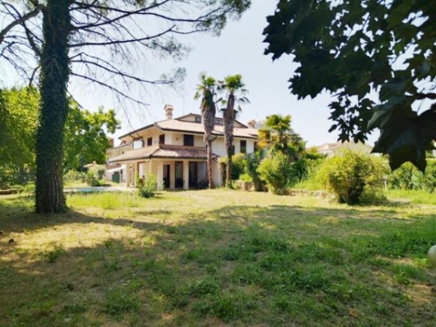 Villa di 193 m² con 4 locali e box auto doppio in vendita a Albignasego