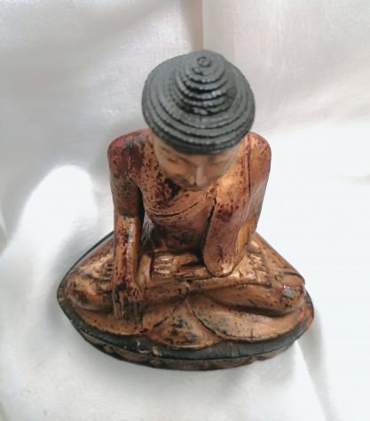 BELLISSIMO ANTICO BUDDHA IN LEGNO LACCATO E DORATO, BIRMANIA, XIX SECOLO. - Foto 7