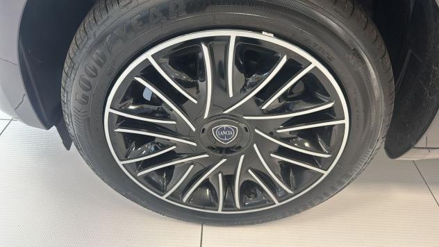 Lancia Ypsilon 1.0 70cv Firefly Hybrid S&S Gold - Foto 4