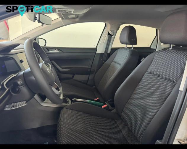 Volkswagen Polo VI 1.0 Young 80cv - Foto 10
